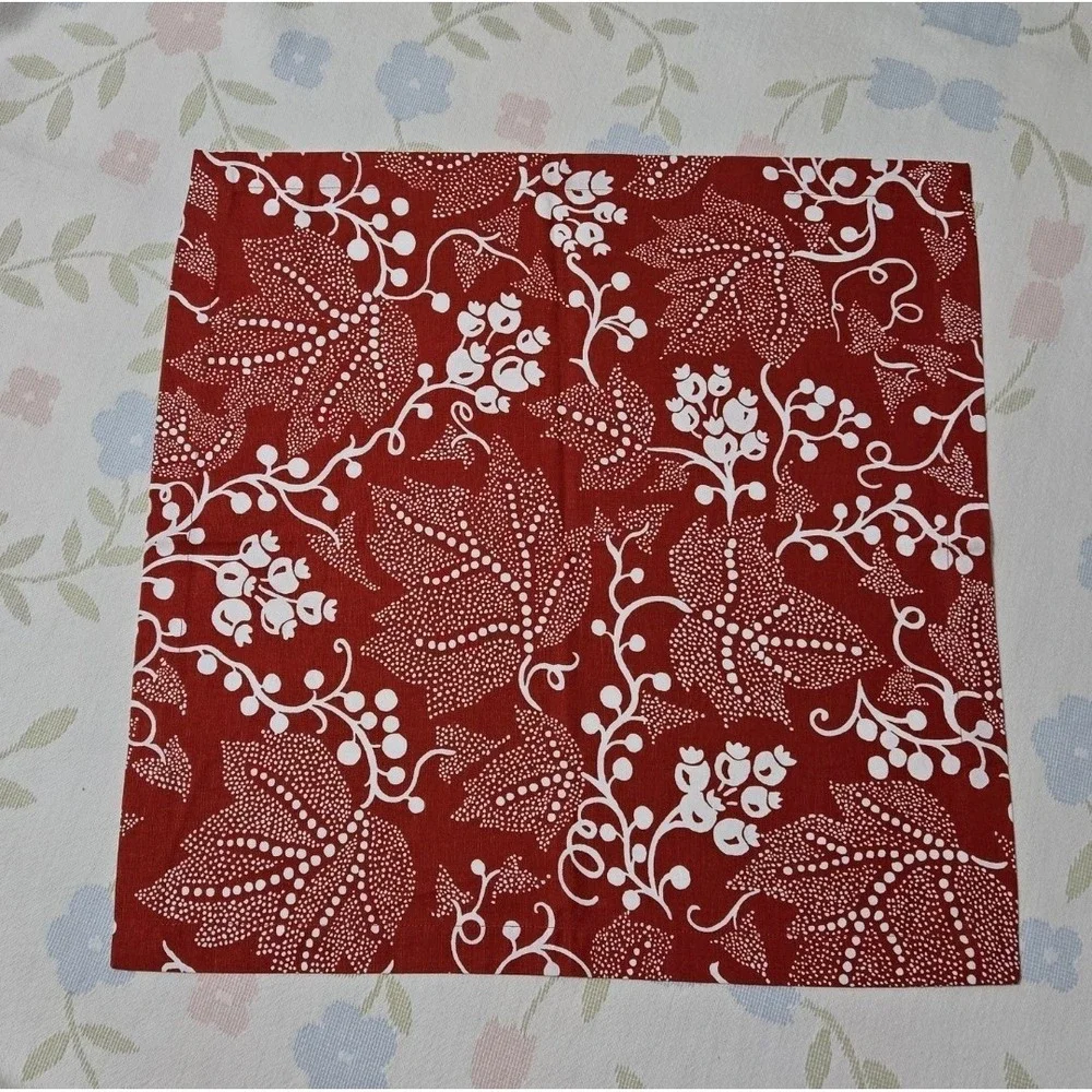 Pottery Barn Fabric Placemats (8) & Napkins (6)